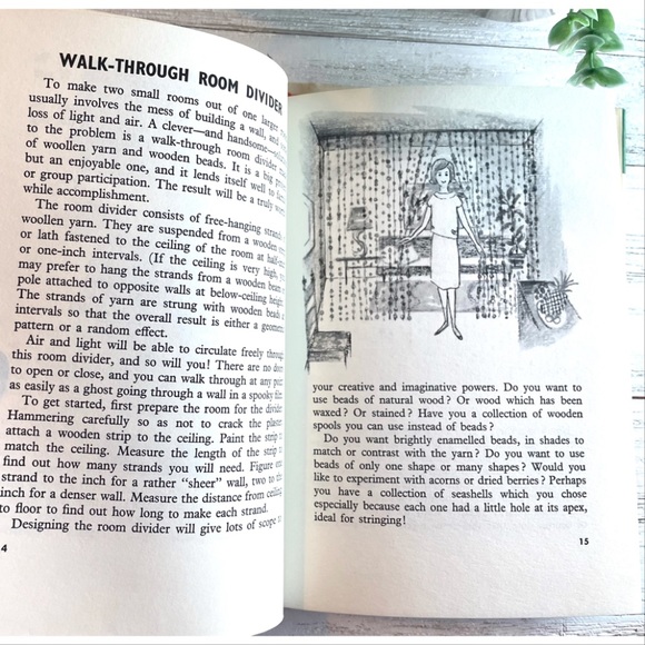 🍒2/$25 Vintage Macrame book, 1960’s art and crafts, 60s fiber arts - Picture 2 of 7